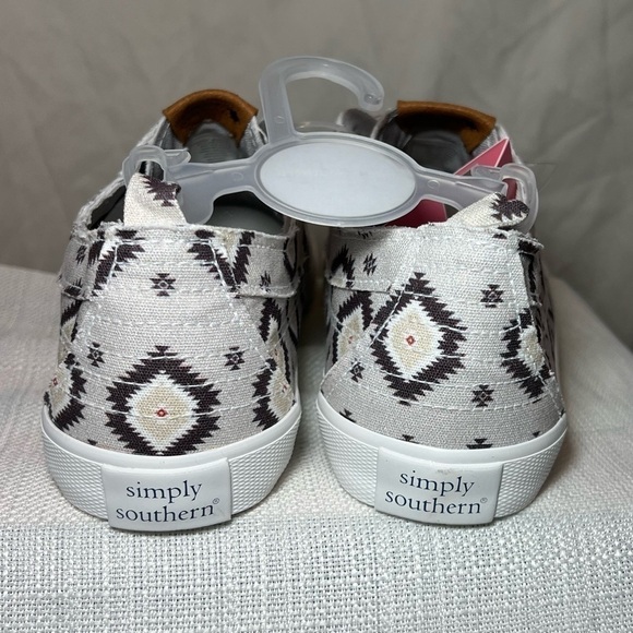 Simply Southern Slip-On Sneakers/Tennis Shoes - Size 7 - Gray/Brown Tribal - NWT - Picture 4 of 6